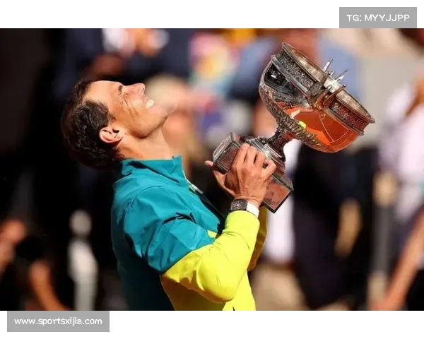 罗兰加洛斯夜场星光熠熠,球迷热情点燃巴黎夏夜 罗兰加洛斯夜场星光熠熠,球迷热情点燃巴黎夏夜